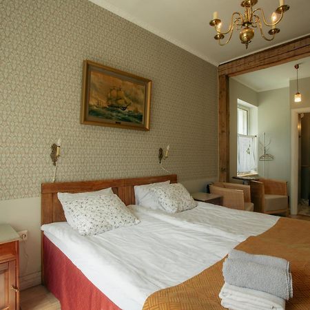 Guesthouse Kadrina Mois Buitenkant foto