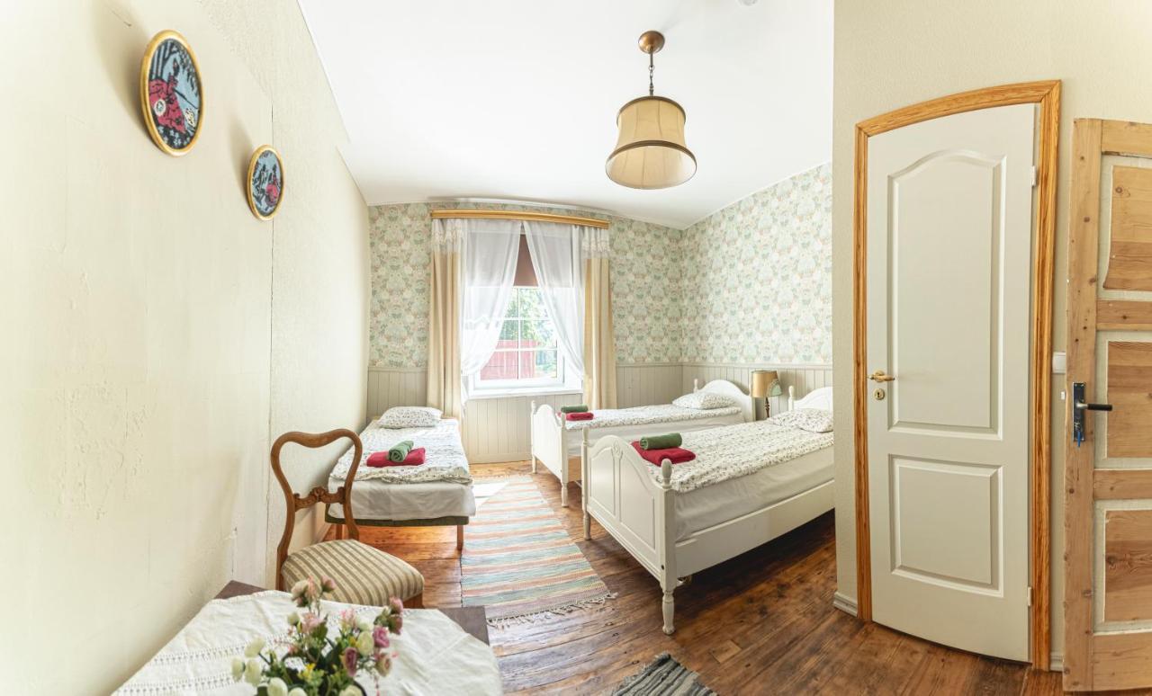 Guesthouse Kadrina Mois Buitenkant foto