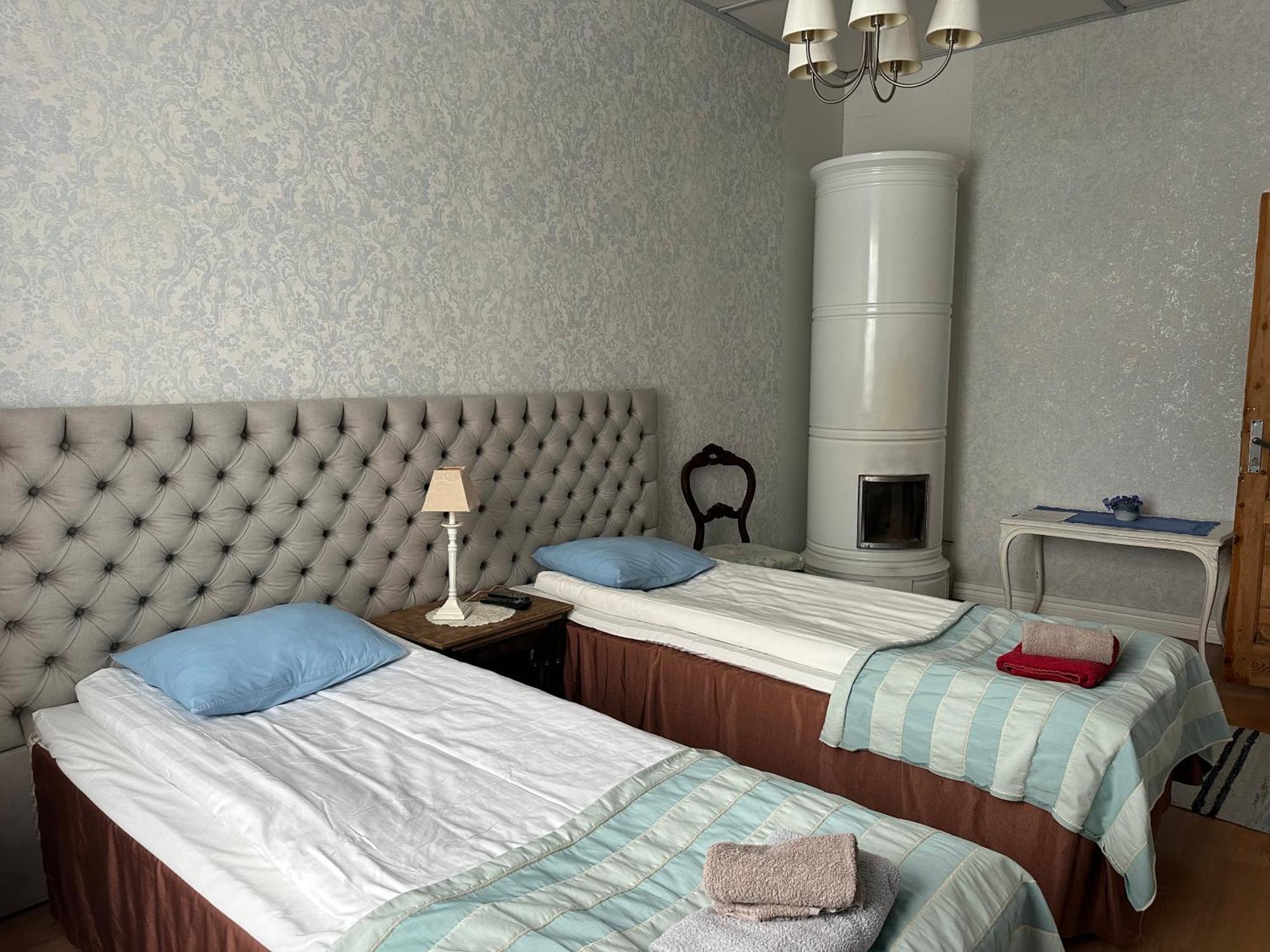 Guesthouse Kadrina Mois Buitenkant foto