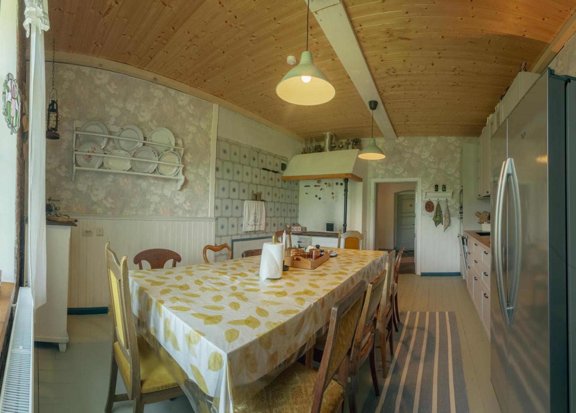 Guesthouse Kadrina Mois Buitenkant foto