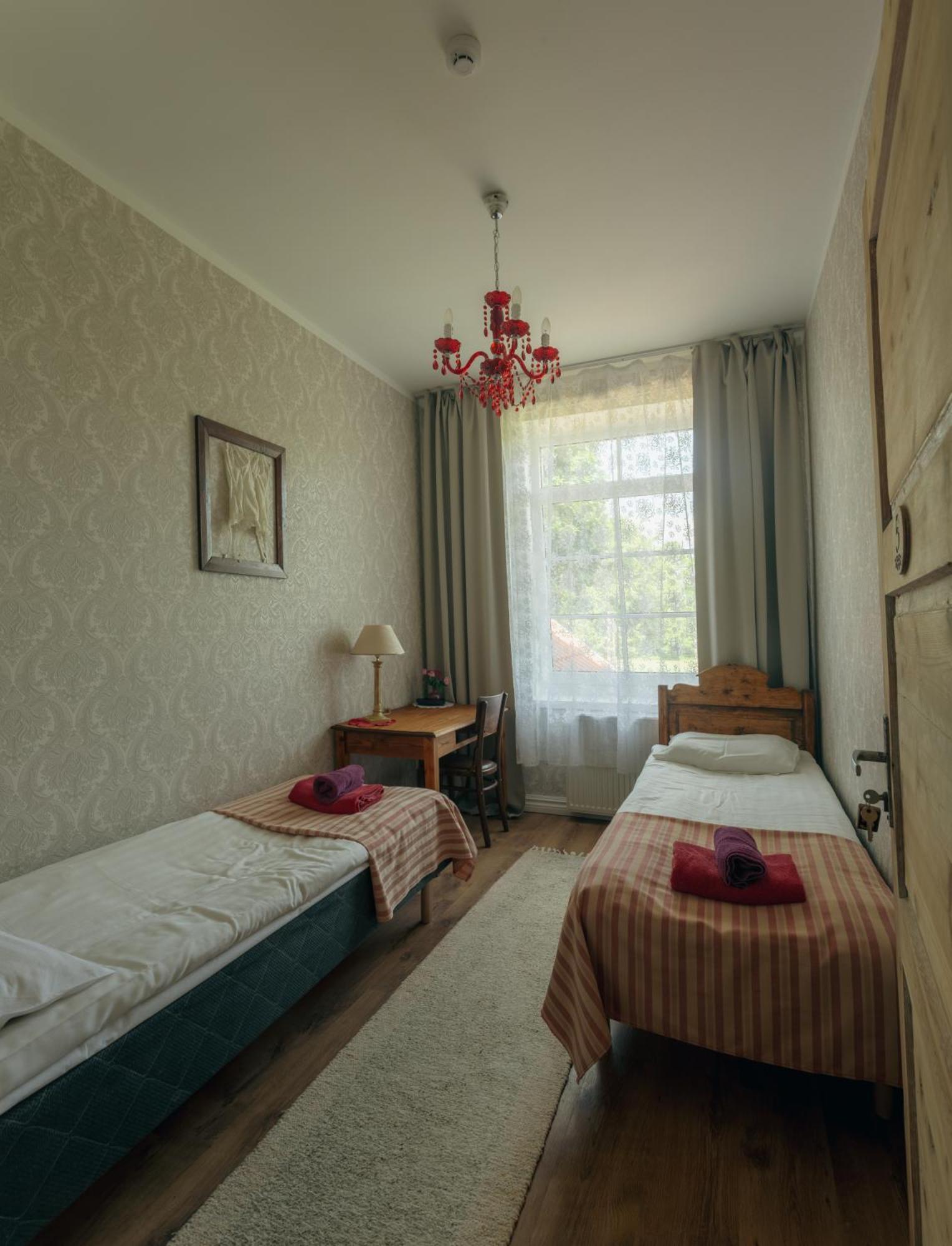 Guesthouse Kadrina Mois Buitenkant foto
